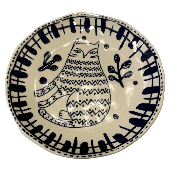 Super Cute Handcrafted Decorative Cream Navy Ceramic Cat Plate Whimsical 7.5" - Picture 1 of 4